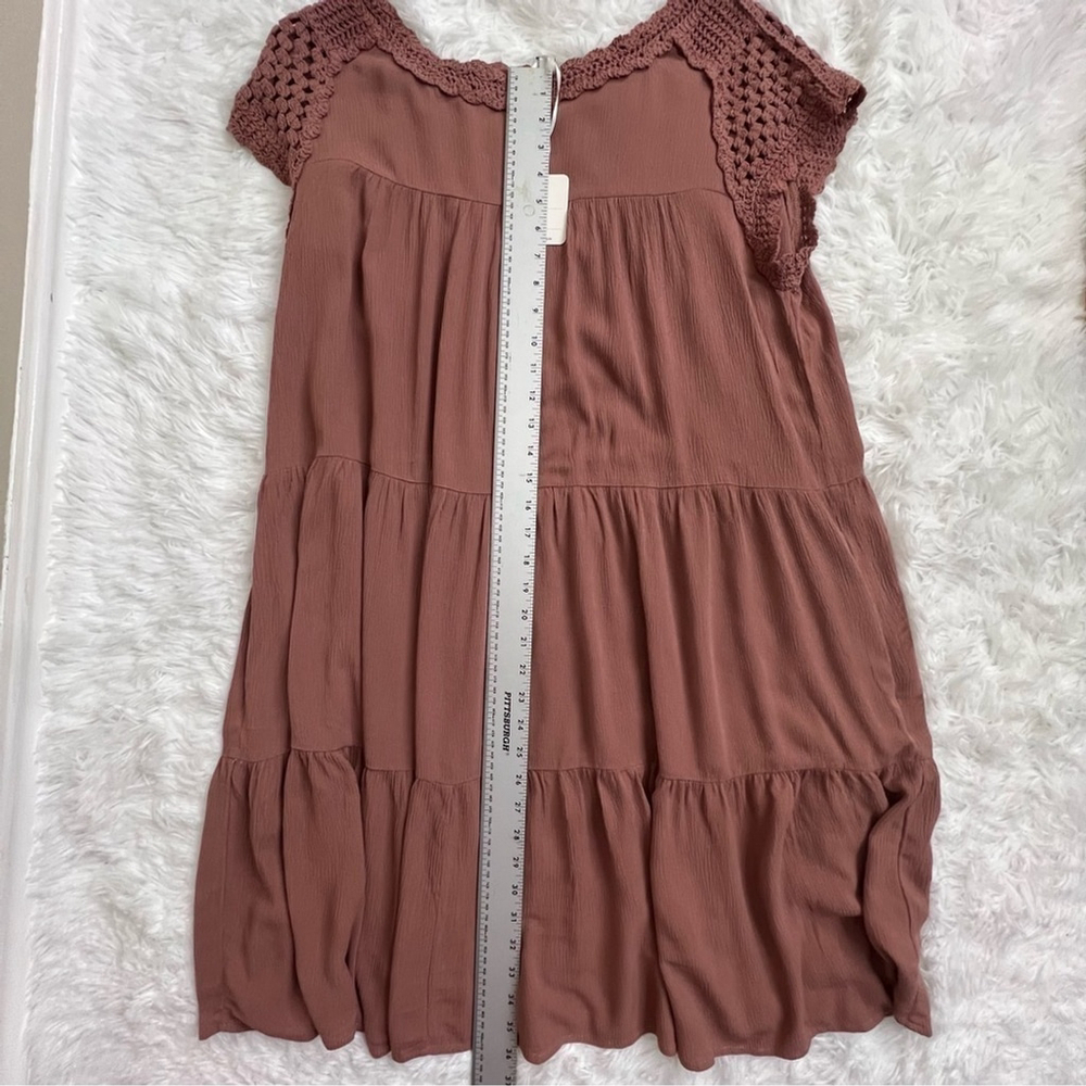 Davi & Dani Tiered Shift Dress Small Mauve Crochet Boho Flowy Summer Crinkle NWT - Picture 9 of 12